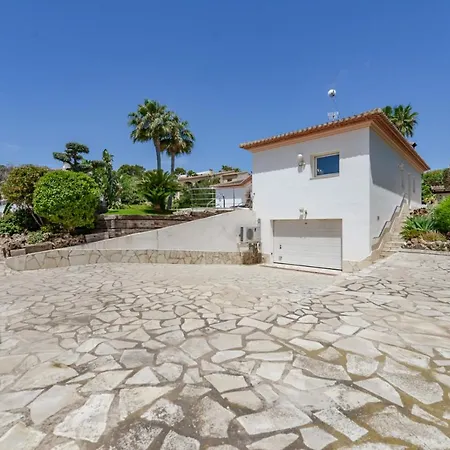 Guzman - Acacias Villa *